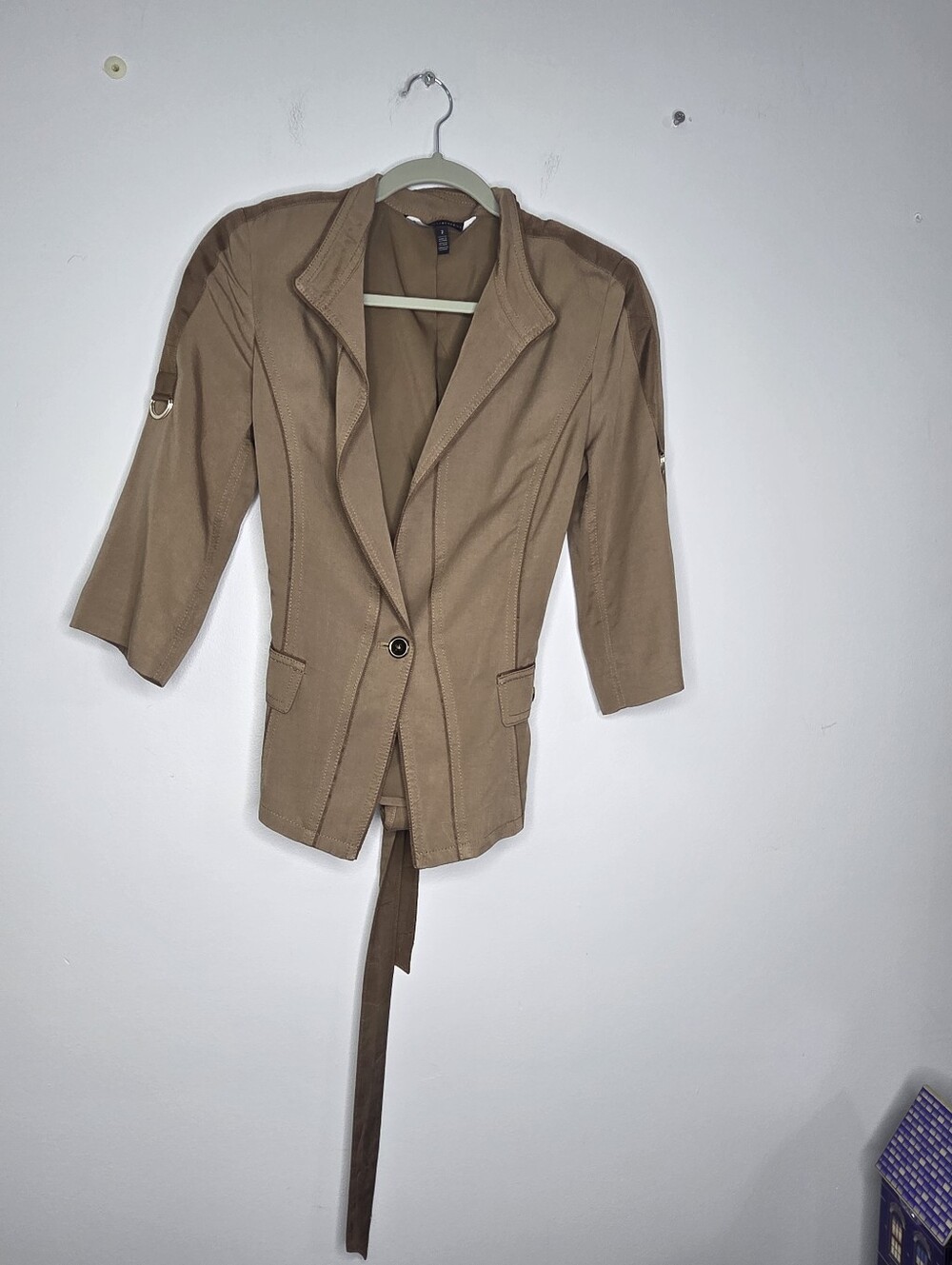 White House Black Market Tan Belted Blazer, Sz 2